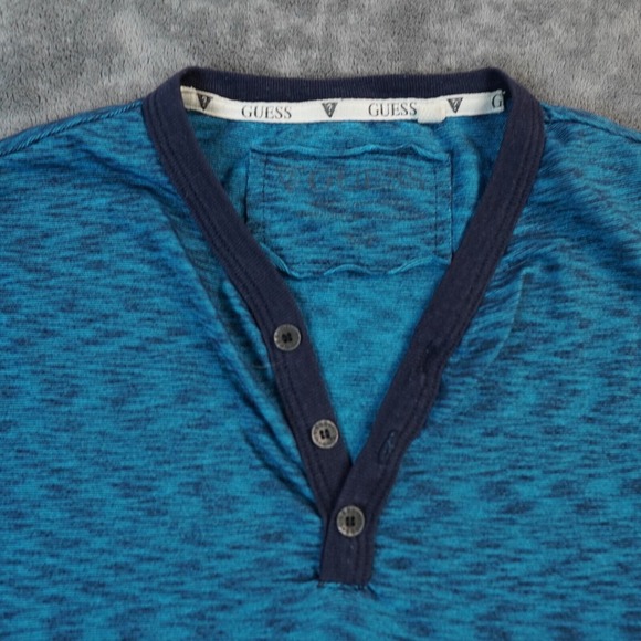 Guess Shirt Mens Small Blue Teal Short Sleeve Henley Button Abstract Psychedelic - Picture 2 of 6